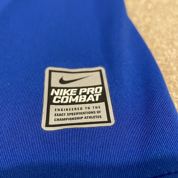 Nike Pro Combat Men’s Medium Fitted Dri-Fit Blue Shirt - Picture 7 of 8